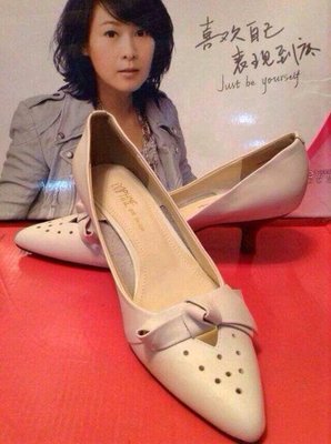 尋找實(shí)力批發(fā)商合作 達(dá)芙妮品牌鞋子，每款200雙起批，專(zhuān)供渠道商